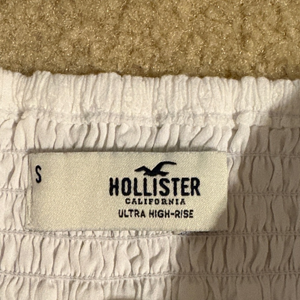 Hollister White Mini Skirt - Picture 2 of 3